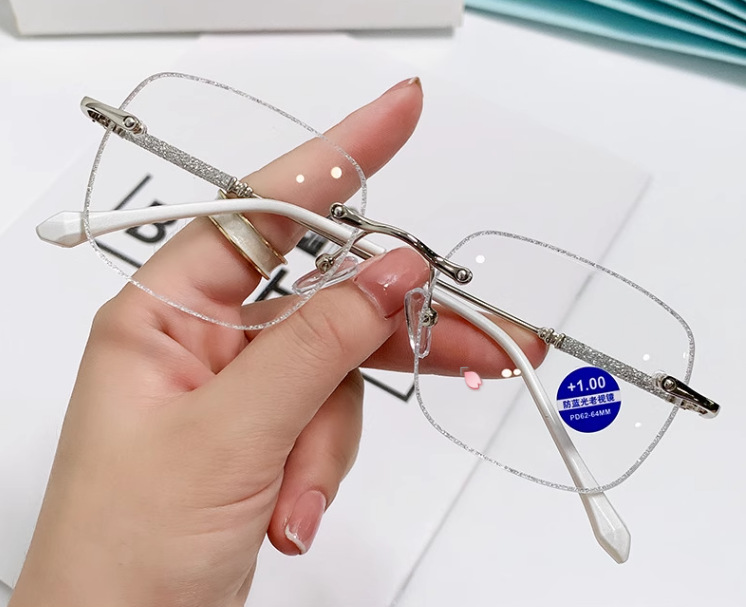 Silver frame and silver powder