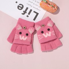 冬の子供のタイプの男女の赤ちゃんのw猫は手袋を分けて保温します。