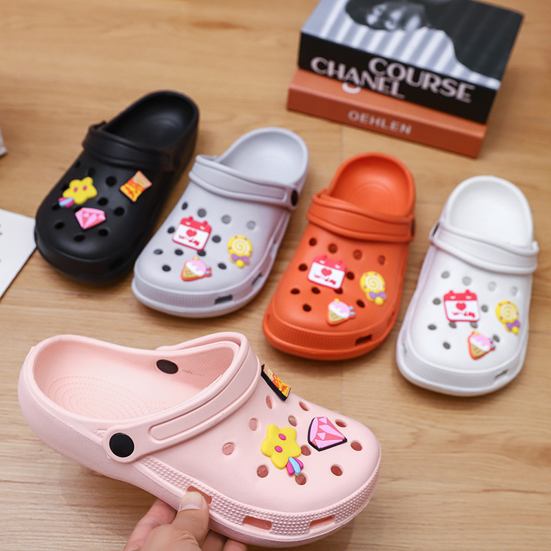 fashionable non-slip Crocs-style slippers for students platform