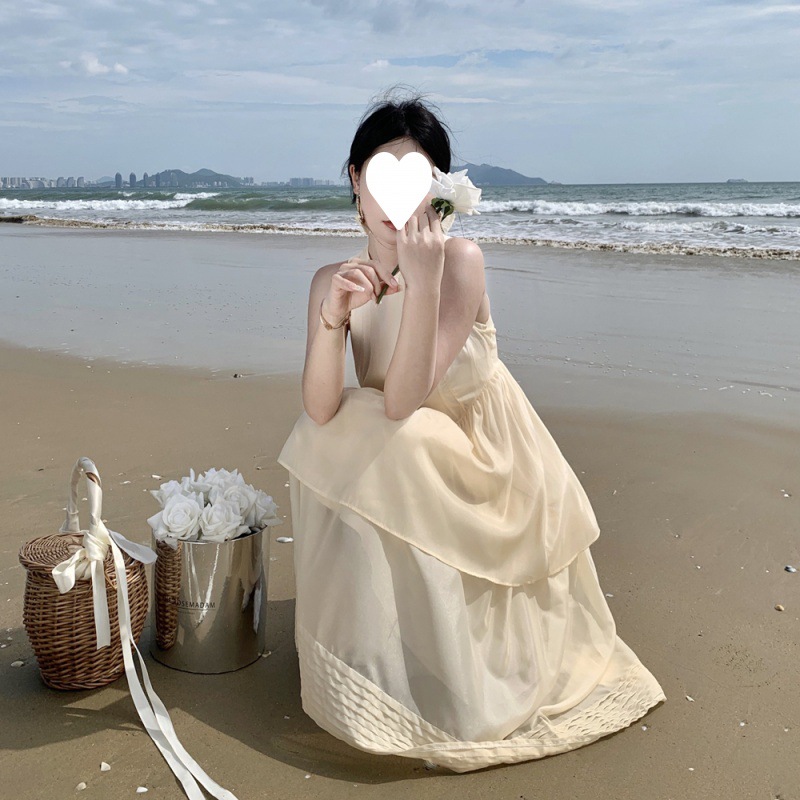 三亚风沙滩裙女夏季海边度假茶歇小众绝美连衣裙显瘦气质蛋糕裙子