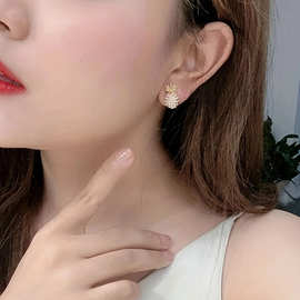优雅气质菠萝高级感珍珠耳钉女时尚百搭小众耳环简约甜美精致耳饰