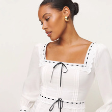 2025年春季新款法式纯欲风蝴蝶结系带下摆镂空刺绣方领长袖衬衫