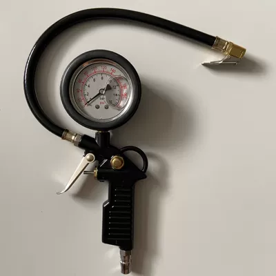 Car tire pressure gun pressure Tire pressure monitoring system - oil-immersion