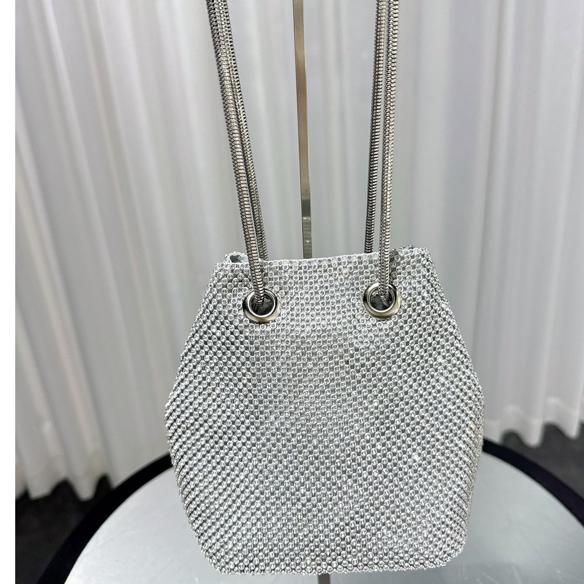 Cross-Border New Fashion Bucket Bag, Rhinestone Evening Clutch For Banquets And Formal Dresses, Trendy Women's Handheld Evening Bag - Thumbnail 5