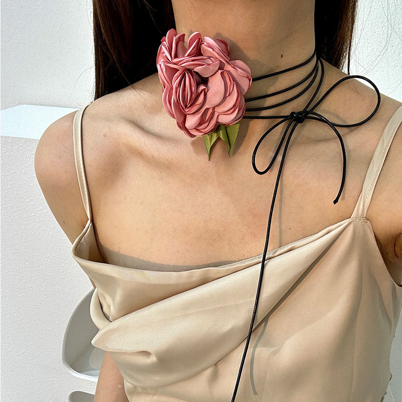 Romantic Rose Cloth Handmade Women's Necklace display picture 4