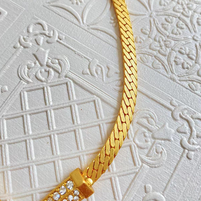 Elegant V Shape Alloy Gold Plated Zircon Womenu0027S Necklace