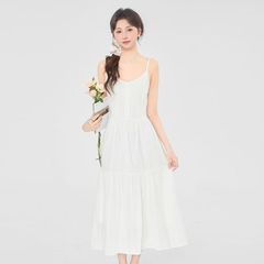 フレンチホワイトサスペンダードレス女性のための 2025 夏の新デザインニッチウエスト痩身ロングスカート