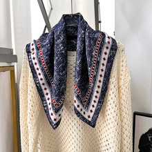 �r��С�z��Ů�����ļ��p��ͬɫ����ӡ���b���б�yɣ�z�c��zŮ