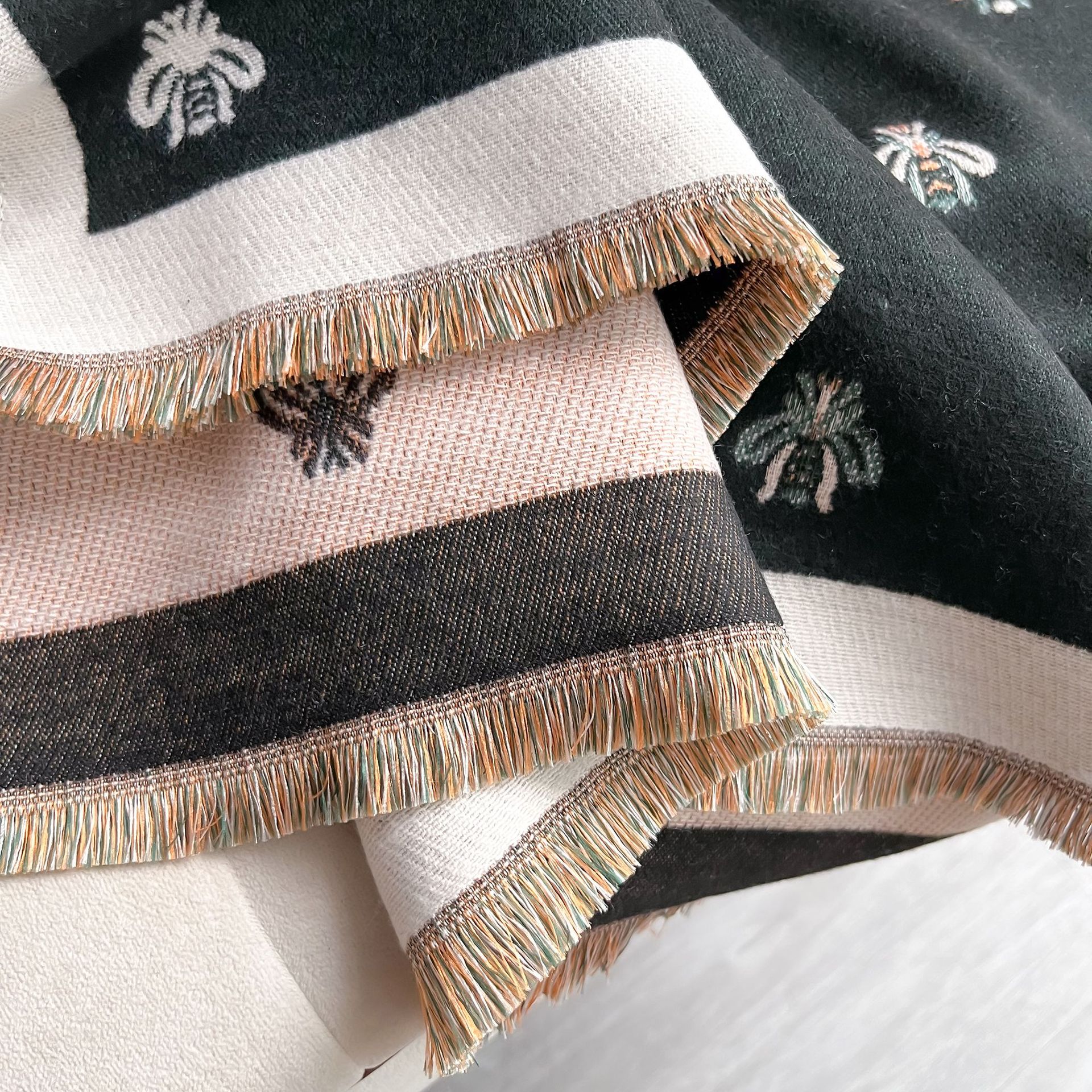 Autunno e inverno cashmere ape insetto double face con squisito, elegante, alla moda pendolarismo caldo da donna_voghion.com