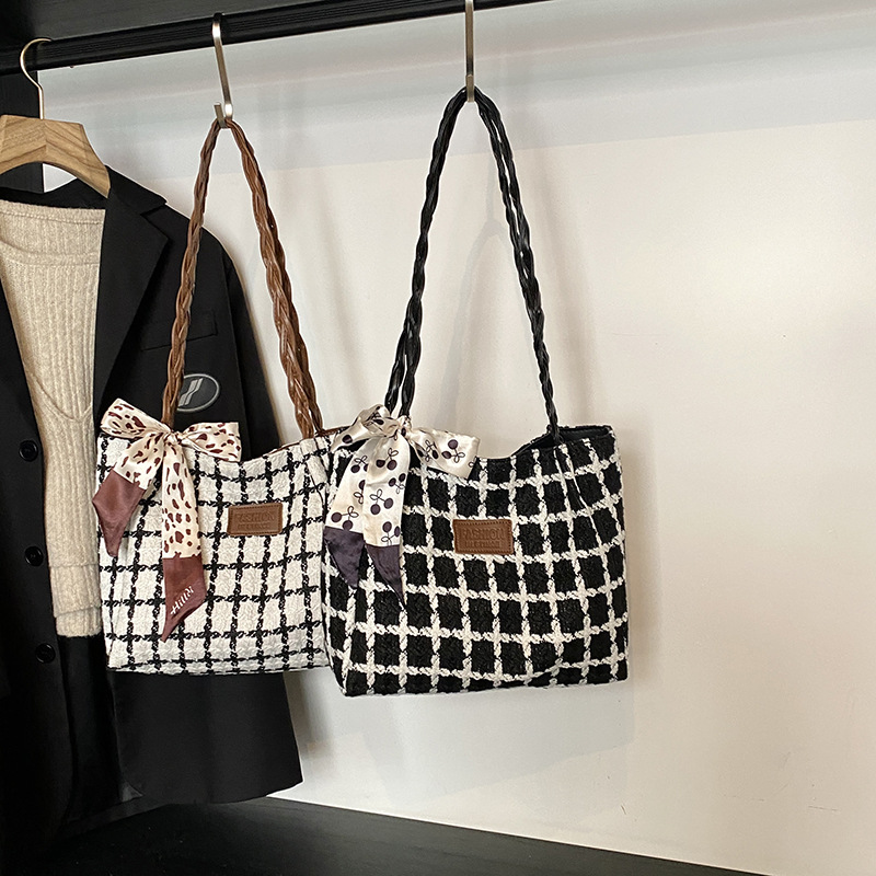 Escuela de tendencia brazo bolso 2025, primavera nuevo tween cuadriculado de color contrapeso trenzado viaje bolso de hombro de mujer