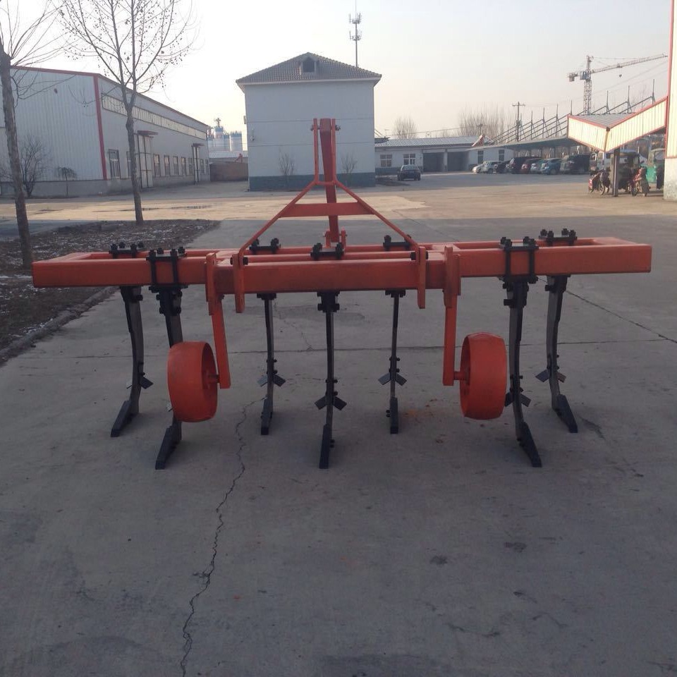 7齿深松机   深松机工作视频   直面铲深松机   农用深耕机