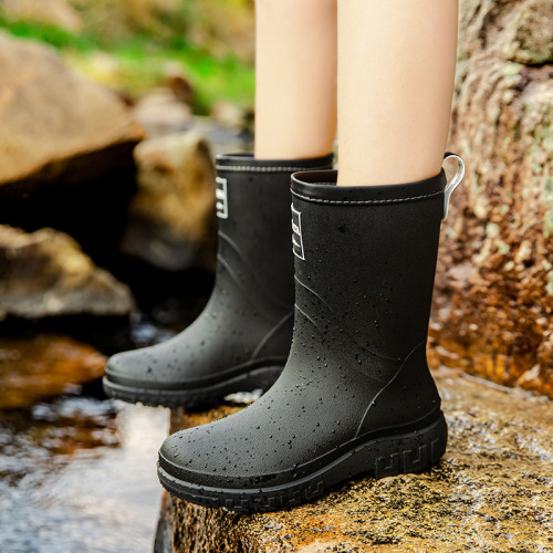 Women's Fixed Fleece Lined Waterproof Mid-Calf Rain Boots for Cross-Border Fashion, Outdoor Wear, Versatile Thick Sole Rubber Shoes, Non-Slip Kitchen Shoes