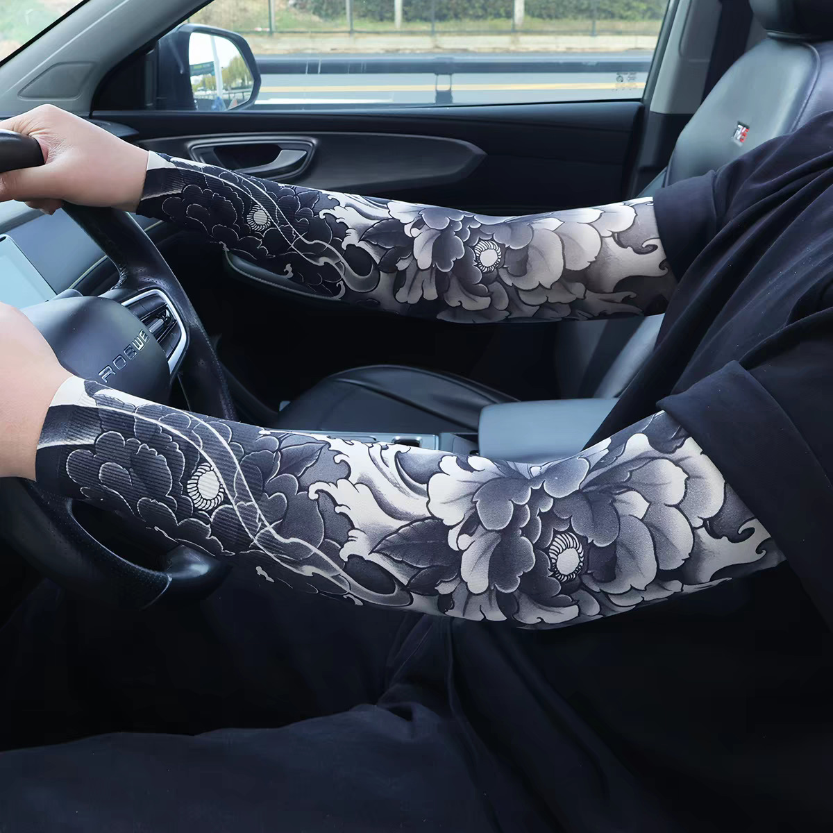 In-stock men's floral tattoo arm sleeves, seamless ice silk sun protection sleeves, outdoor cycling seamless tattoo arm sleeves