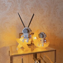 兼容乐高月亮宇航员微型小颗粒diy积木儿童拼装成人减压拼图玩具