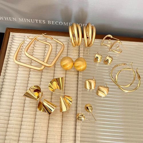 925 Silver Needle Port Vintage Retro Metal Earrings for Women - High-End Geometric Simple Hoop Earrings - Versatile and Bold Commuter Earrings