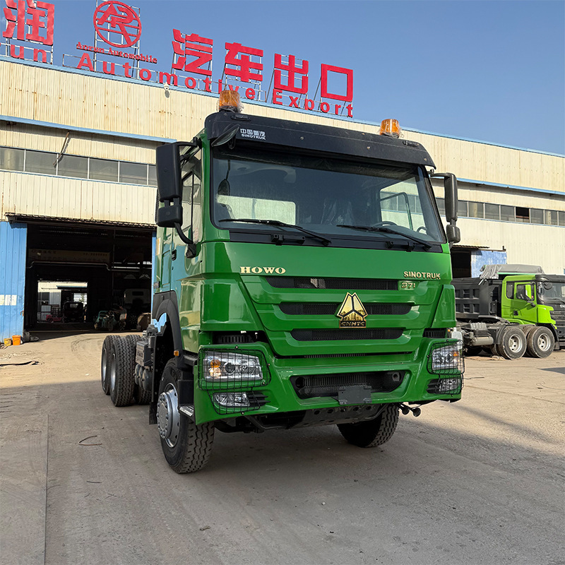 Cross-border heavy-duty HOWO tractor truck with eight rear wheels for cargo transportation, 375 horsepower, can be customized Cross-border heavy-duty HOWO tractor truck with eight rear wheels for cargo transportation, 375 horsepower, can be customized