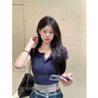 设计感纽扣假两件短袖T恤女夏季复古小众辣妹修身别致短款上衣潮