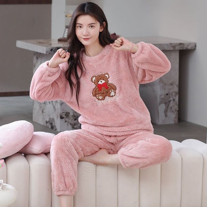Transfronteriza mayorista otoño invierno pijama franela espesa mujer dulce dibujos animados casuales mangas largas chaqueta explosiva ropa para el hogar