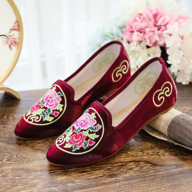 High-End Light Luxury Mom Shoes, Old Beijing Cloth Shoes, Women's Pointed-Toe Shoes, Single Shoes, Shiny Silk Cloth Dance Shoes, Cheongsam Shoes, Traditional Style High-End Light Luxury Mom Shoes, Old Beijing Cloth Shoes, Women's Pointed-Toe Shoes, Single Shoes, Shiny Silk Cloth Dance Shoes, Cheongsam Shoes, Traditional Style