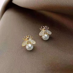 925 シルバー針シンプルな小さな蜂真珠のイヤリング新しいファッションイヤリングインターネットセレブトレンドイヤリング女性のための卸売