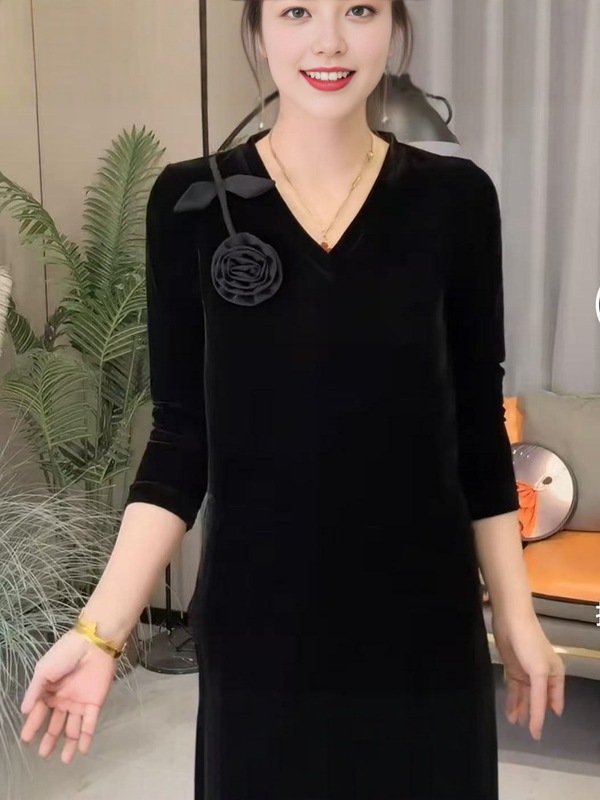 一件代发直播爆款2025秋季款百搭洋气一支花朵丝绒气质女人味上衣|undefined