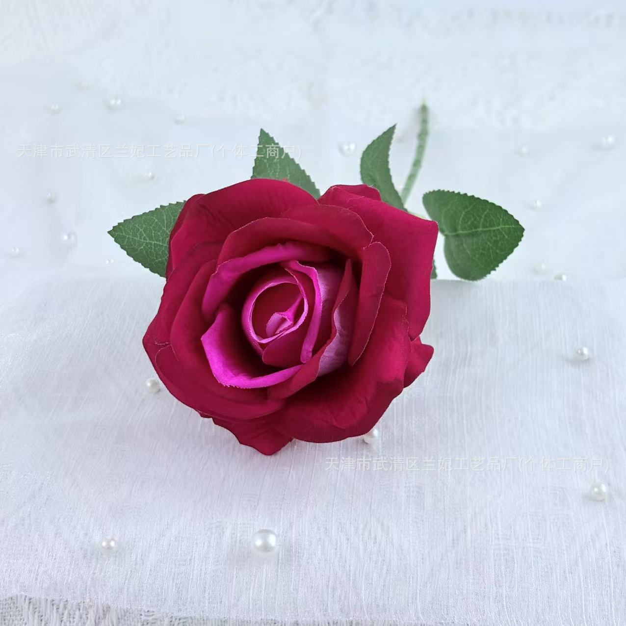 Una sola tela de terciopelo Xiaoxin Mei imitación de flores de rosa cascada diseño floral boda floral fila de flores pared transfronteriza