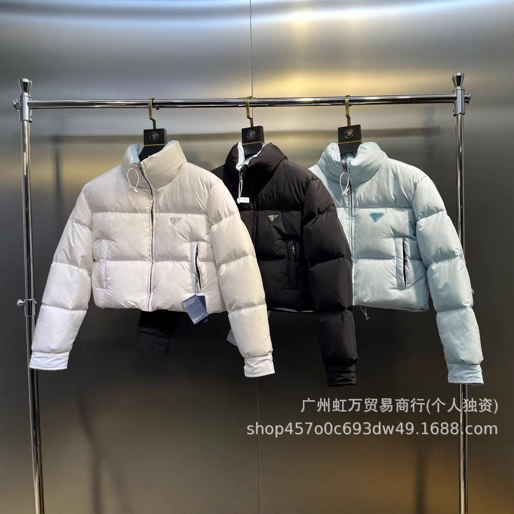 正确版本P家25SS新款秋冬新款三角标短款羽绒面包服上身版型超棒