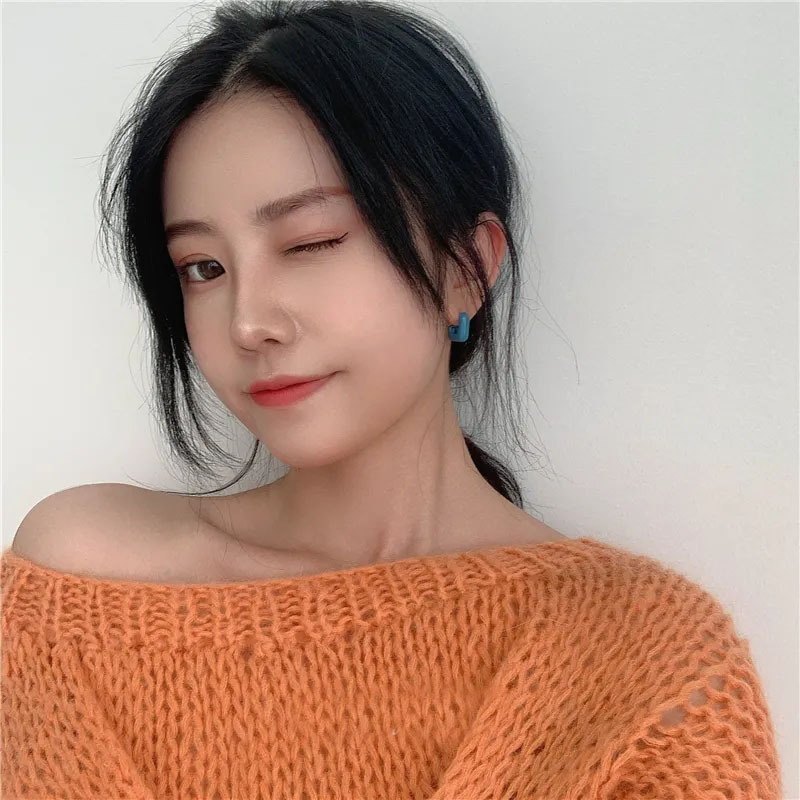 Nihaojewelry wholesale jewelry new retro contrast color geometric short resin earrings