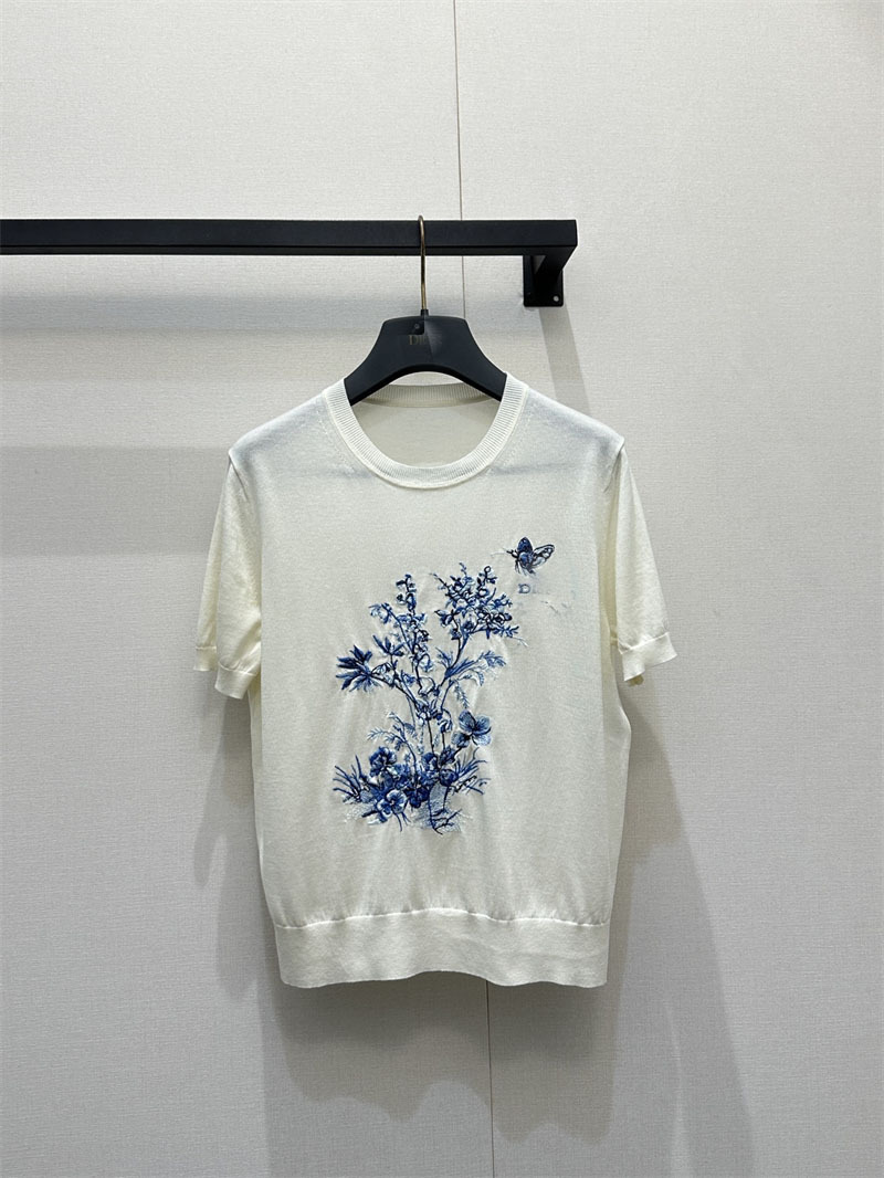 26 Early Spring New Style Nanyou High-End Dio Simple Casual Versatile Blue and White Floral Embroidery Short-Sleeve Knitwear