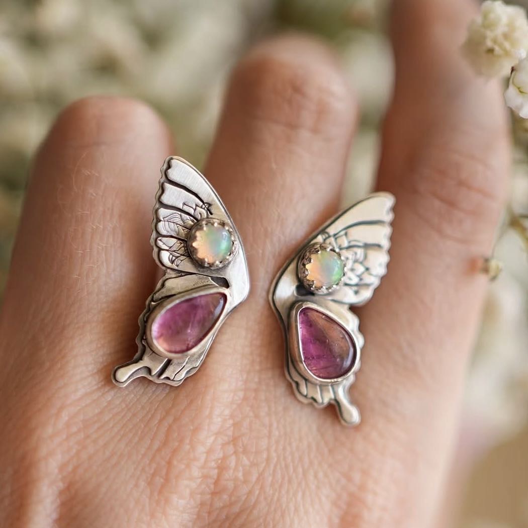 Sparkling Designer Ring For Women – Elegant And Subtle Jewellery_voghion.com