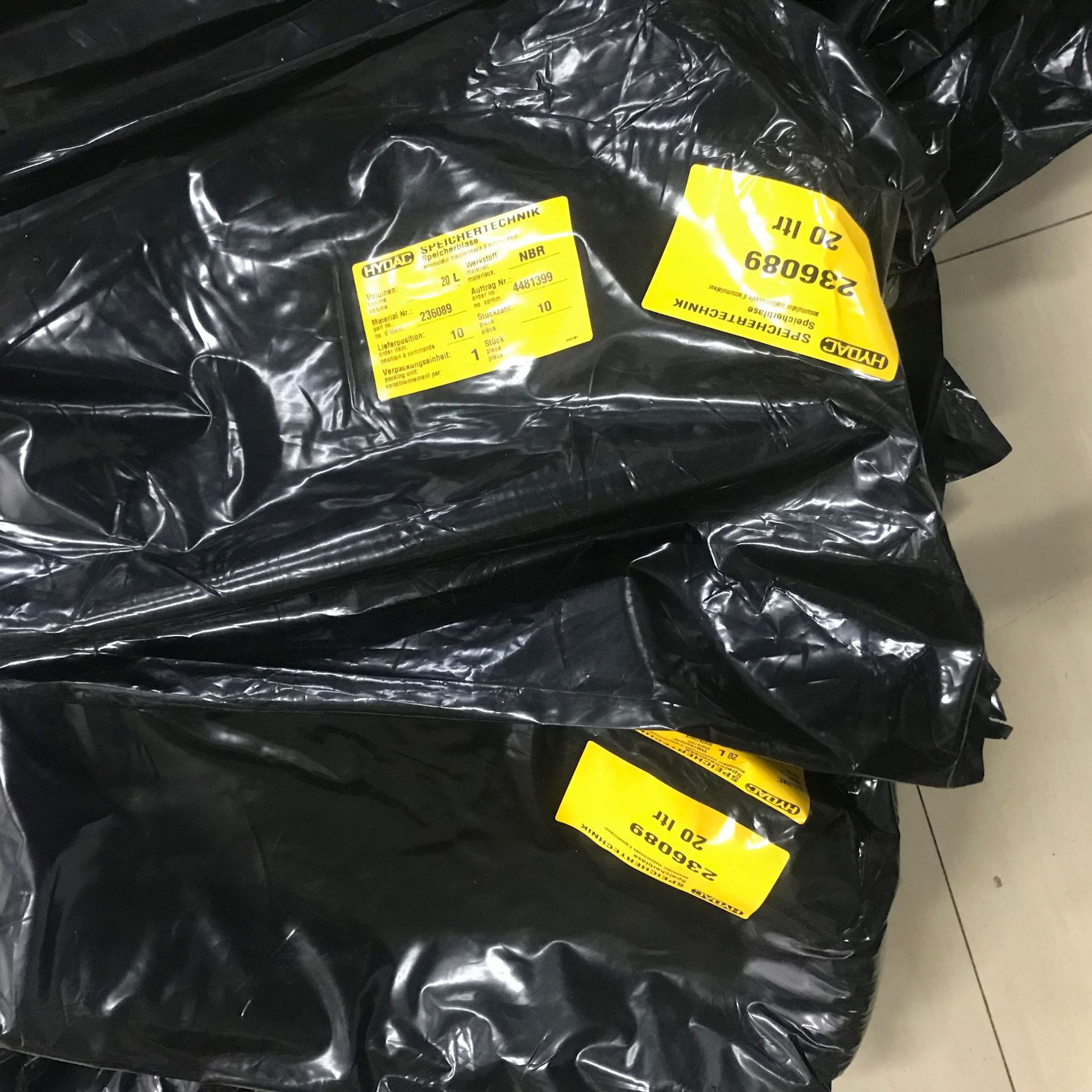 HYDAC德国贺德克32L皮囊32L*7/8-14UNF/VG5 NBR20/P460大量现货