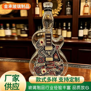 跨境新品创意扑克牌吉他造型可装威士忌洋酒玻璃酒瓶玻璃造型摆件