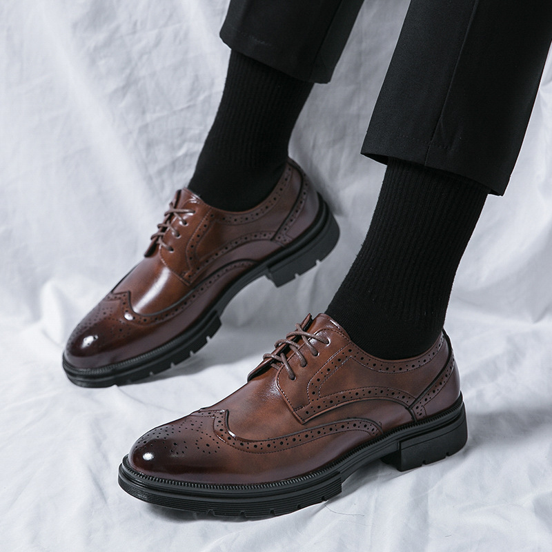 Zapatos de hombre de gran tamaño transfronterizo, zapatos de cuero de color pulido, moda de hombre, bloco tallado, zapatos de negocios, zapatos de boda, novio image 1