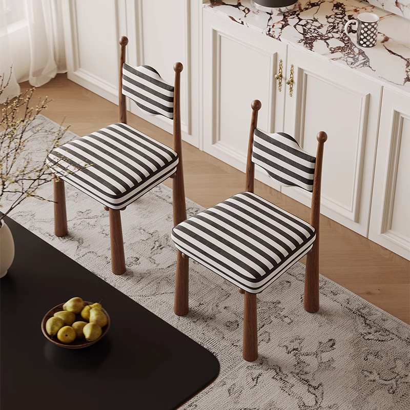 DASIMA estilo francés estilo medieval silla de comedor Mawu madera sólida pura madera de cera artística pequeña mesa de comedor casera silla