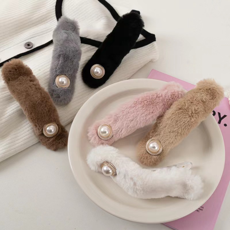 Maillard pearl plush duck bill clip Internet celebrity lazy back of head hair clip autumn and winter hairpin_voghion.com