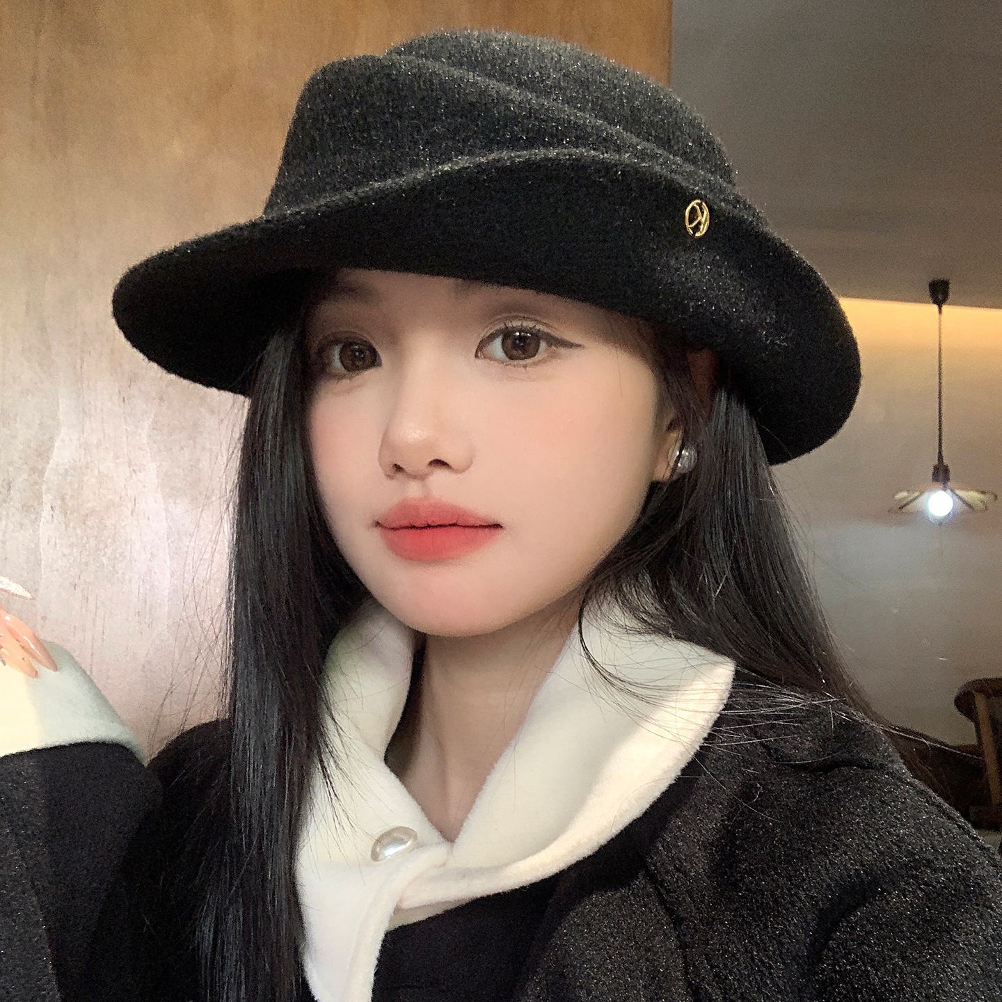 Hepburn estilo elegante sombrero de lana de invierno mujeres temperamento alto sentido sombrero de pescador de punto caliente sombrero de oro universal