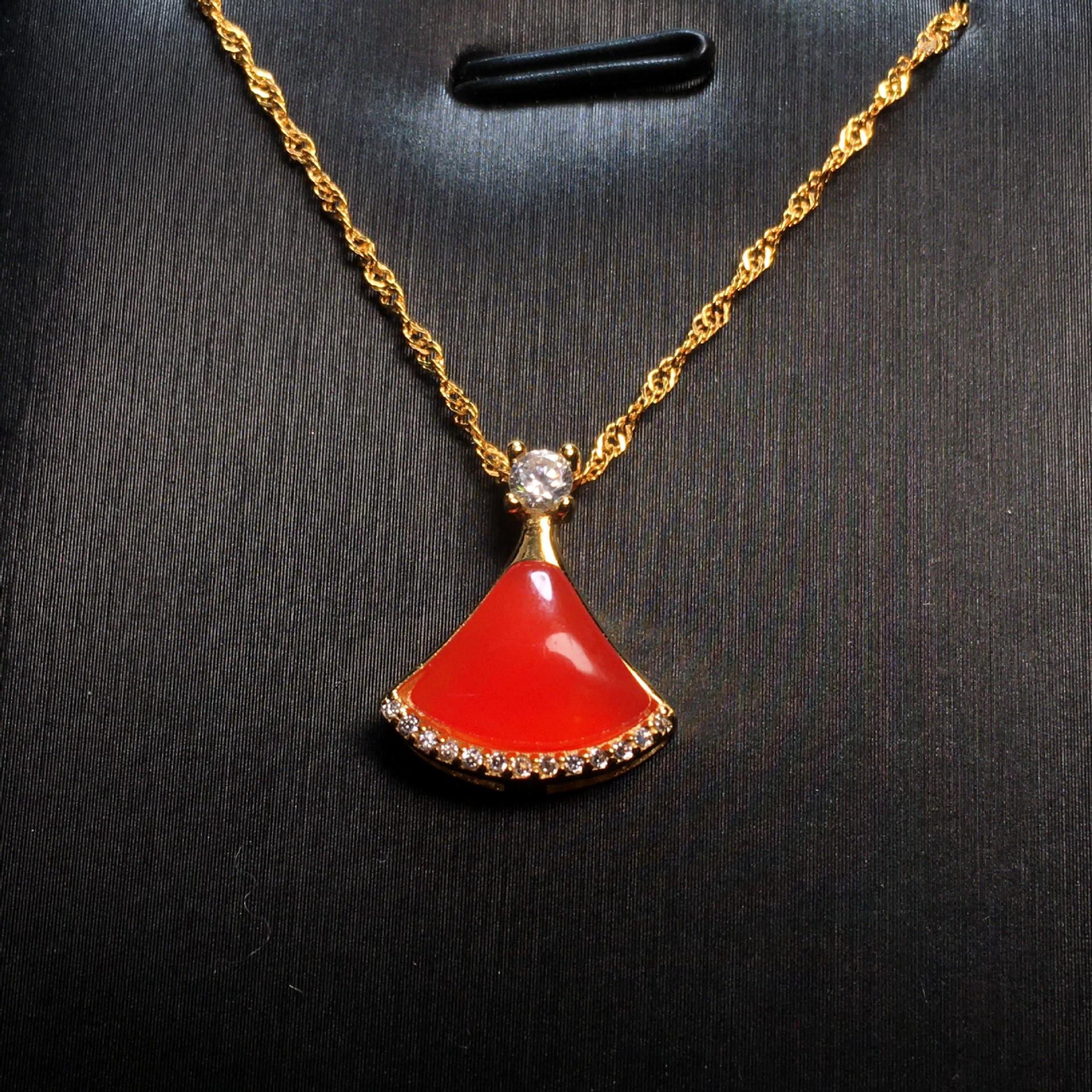 精品保山南红冰红新款小裙子吊坠女锁骨链S925银镶嵌小众轻奢项坠