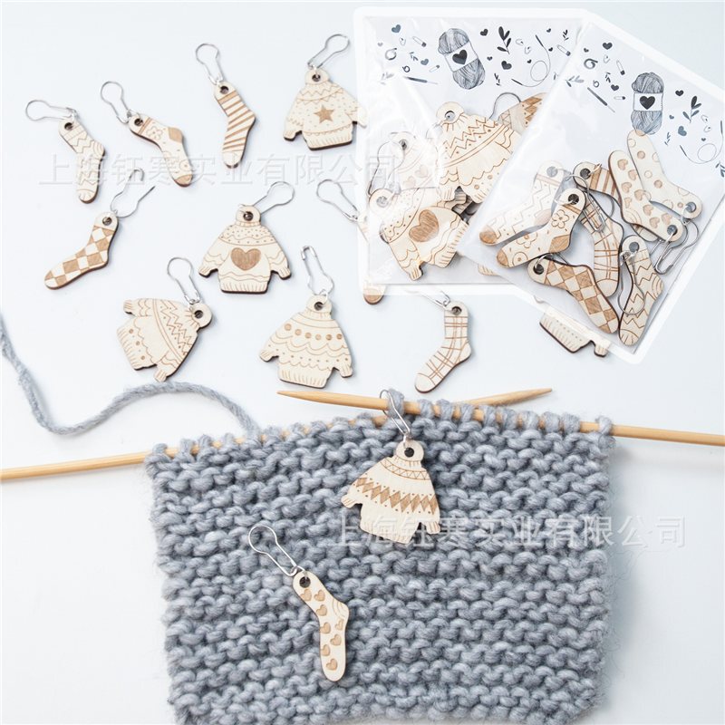 Crochet Ring Needle Wool Knitting Wooden Carving Stitch Marker Clothes Socks Series Wood Chip Mark Buckle