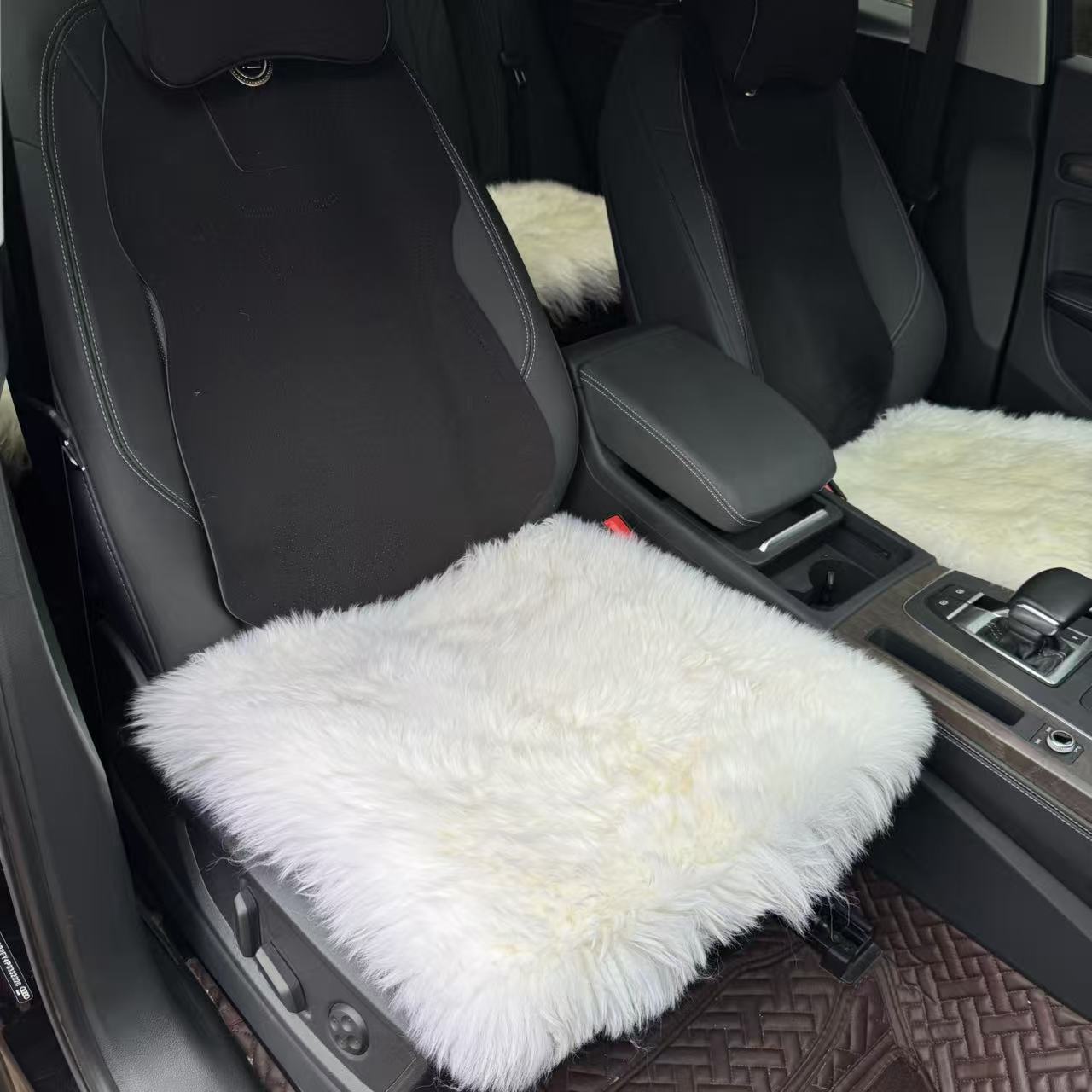 Sheepskin wool integrated car seat cushion, winter thickened real wool three-piece set, long wool warm car fur seat cushion