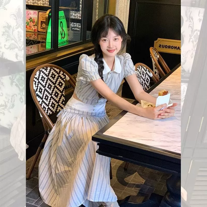 Летний комплект 2024 года в корейском стиле: модная полосатая рубашка с воротником-стойкой и длинная юбка для женщин, утягивающий двухсоставной набор