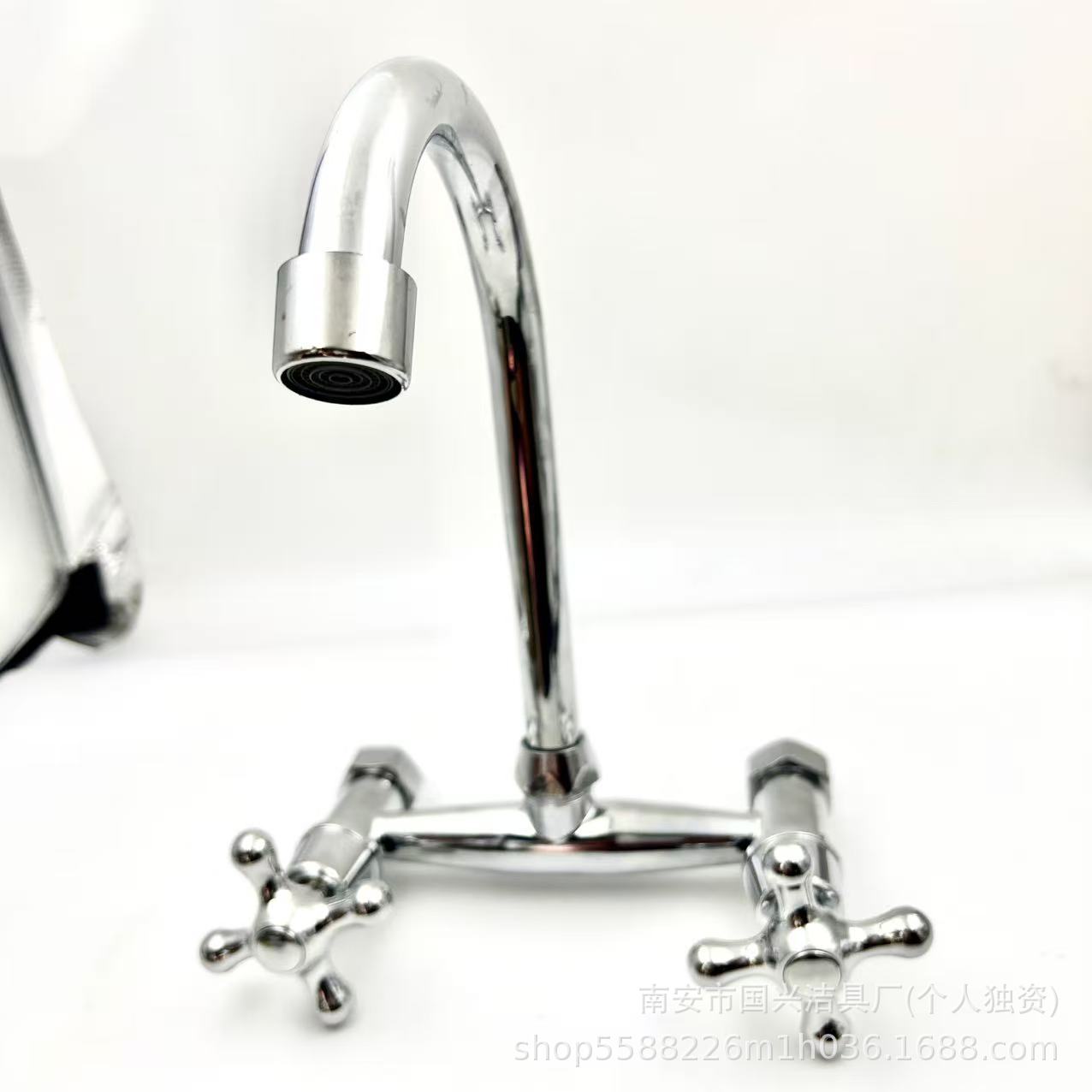 Grifo Mezclador de Cocina de Pared de Aleación de Zinc, Agua Fría y Caliente, Giratorio Universal, para Fregadero image 12