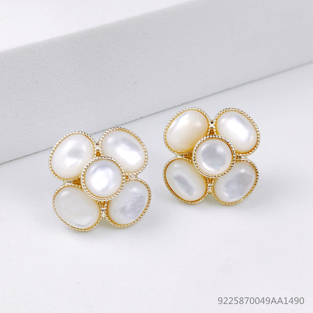 ȻˮպԳСĸɽ軨Ůٴ