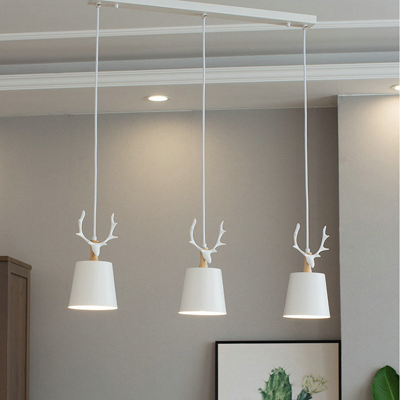 Iluminación de la mesa de comedor de caballos lámparas de mesa nórdicas candelabro carón lámparas simples comedor moderno bar led corno de ciervo tres