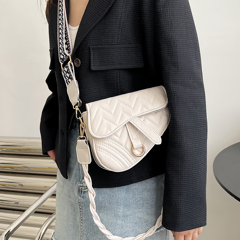 2023 Trendy Solid Color Sewn Thread Women's Large Capacity Handbag New Fashion Summer Single Shoulder Crossbody Bag Saddle Bag