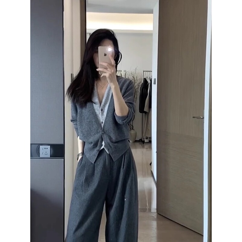 Korean Style Gray V-Neck Fake Two-Piece Knitted Cardigan Top Slim Short Inner Layering Sweater for Women Spring & Fall