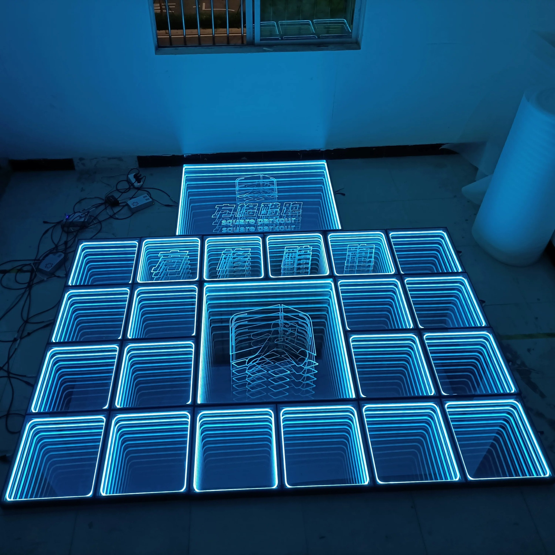 Piso Iluminado LED Efecto Abismo de Vidrio Templado, Magnético para Bares, Pistas de Baile y Escenarios image 4