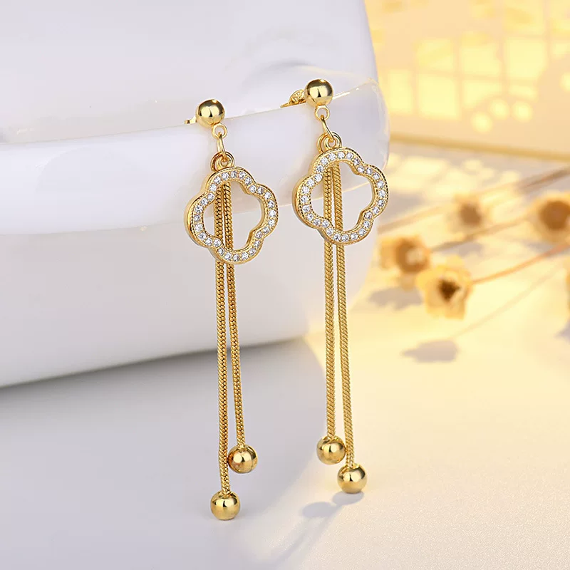 Серебряная застёжка, серьги, серебро 925 пробы, стиль Chanel, четырехлистный клевер, 2025, легкая люкс-стилистика, интернет-тренд