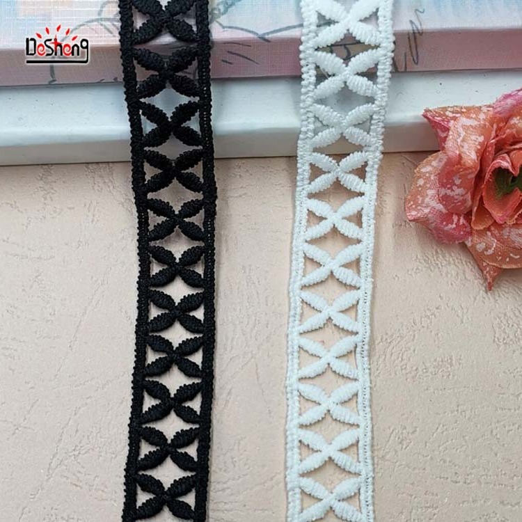 厂家直供新款牛奶丝水溶花边 针织刺绣花边 婚纱服装辅料现货批发