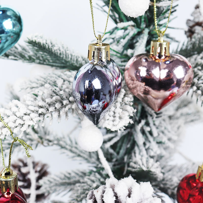 Heart-shaped Christmas Ornament 7