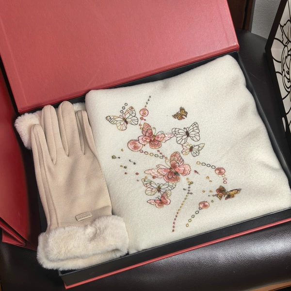 Woolen set, gift box